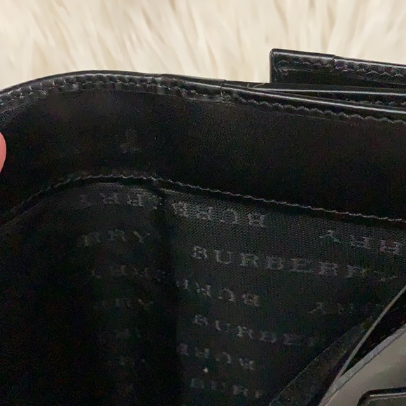 Burberry - Picture 8 of 9